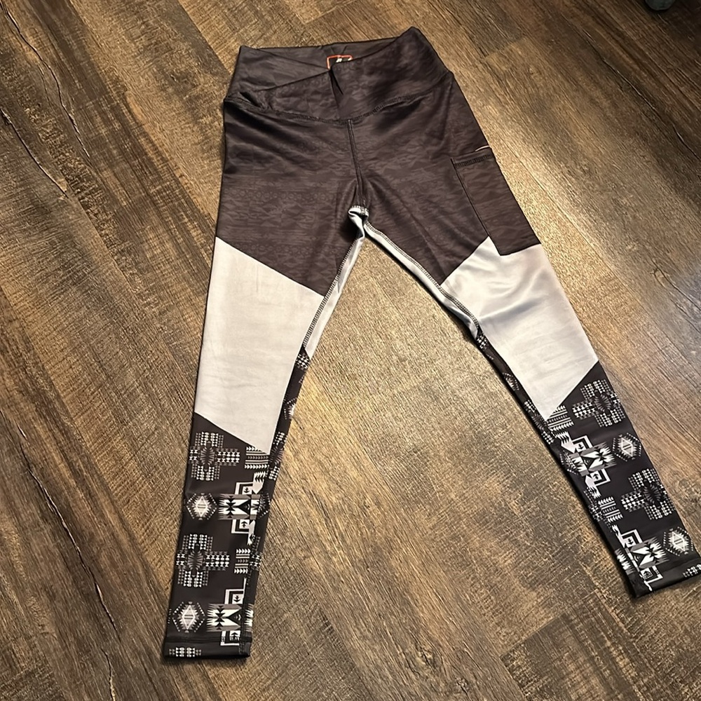 Aztec Leggings - Picture 3 of 3